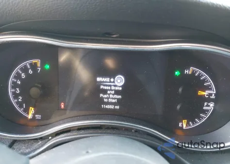 2019 Jeep Grand Cherokee Altitude 4X2 z USA, uszkodzony, nr VIN 1C4RJEAG0KC662434